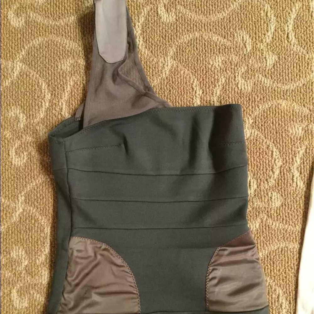 VPL GREY TOP ONE SHOULDER TOP SIZE P